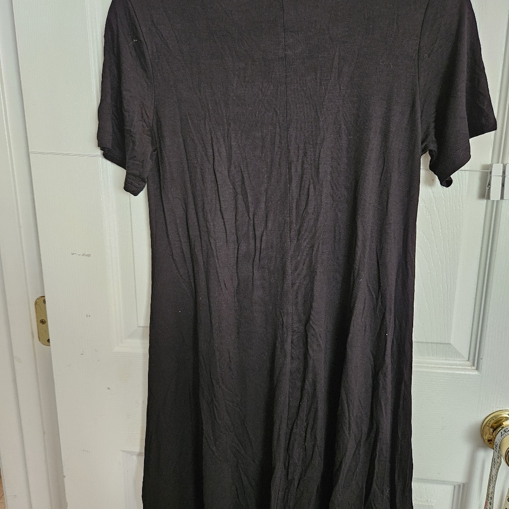 Simple Black Tee-shirt Dress - Picture 5 of 5